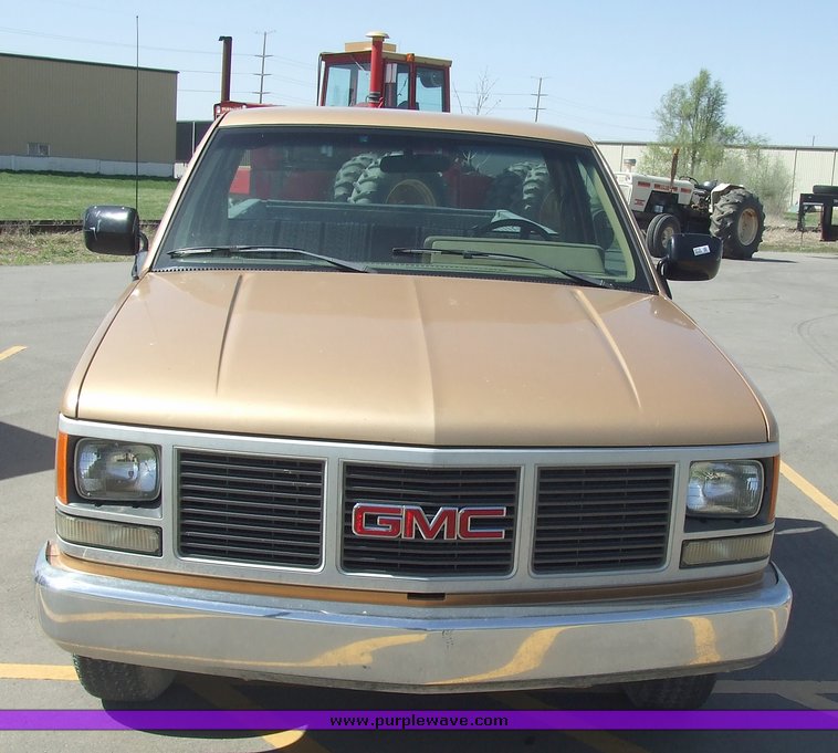 image for item 6718 1988 GMC C1500 pickup