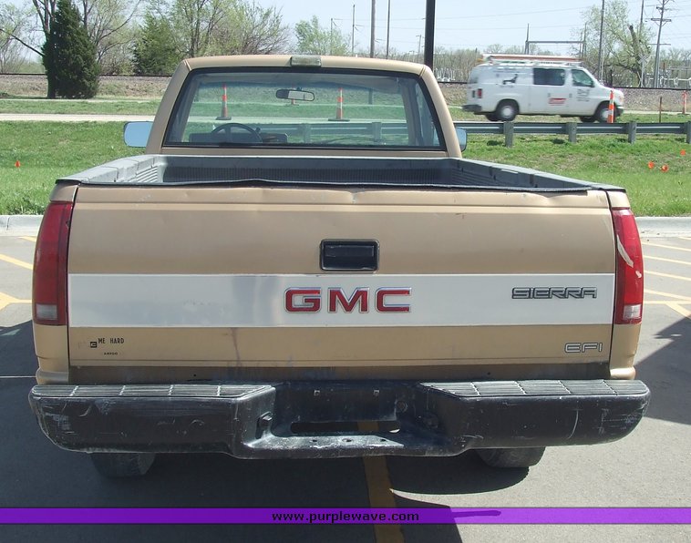 image for item 6718 1988 GMC C1500 pickup