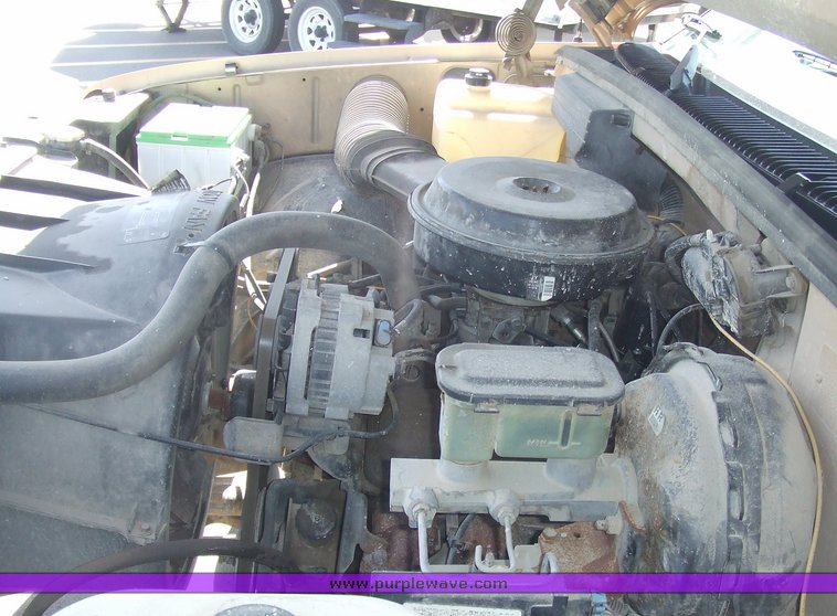 image for item 6718 1988 GMC C1500 pickup