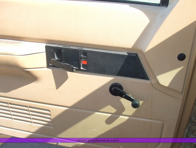 image for item 6718 1988 GMC C1500 pickup