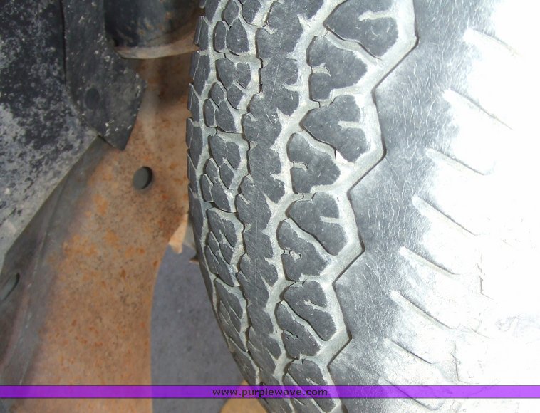 image for item 6718 1988 GMC C1500 pickup