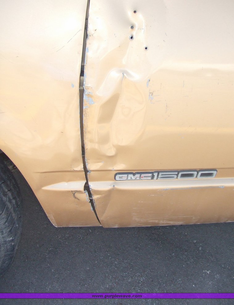 image for item 6718 1988 GMC C1500 pickup