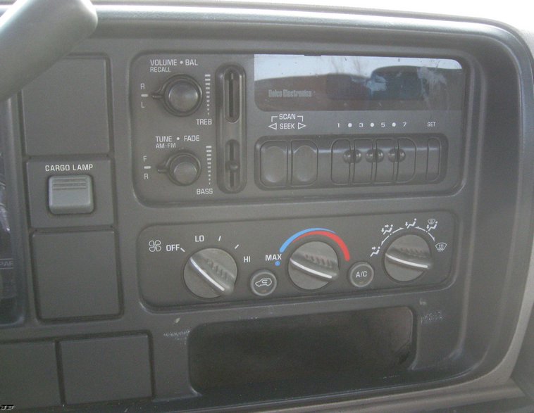 image for item 7802 1997 Chevrolet C2500 pickup with Knapheide bed