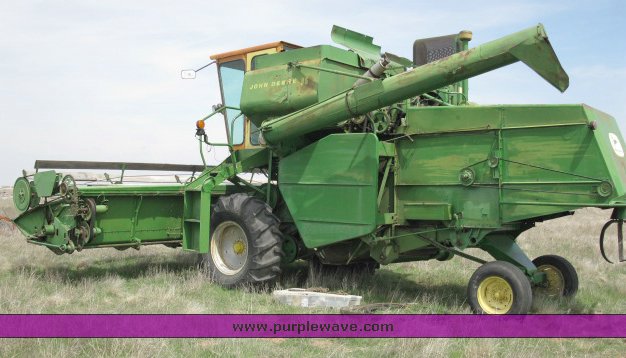 image for item 2139 John Deere 95 combine