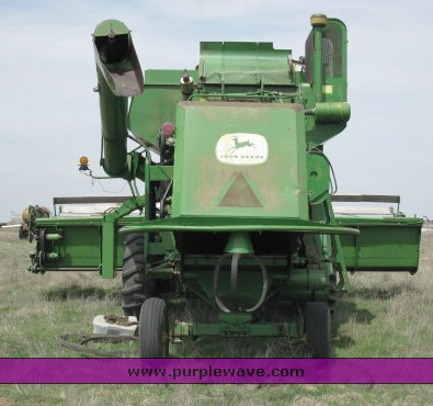 image for item 2139 John Deere 95 combine