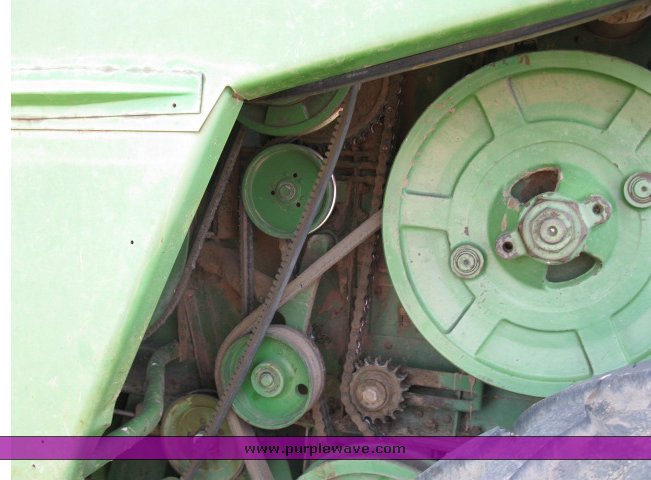 image for item 2139 John Deere 95 combine