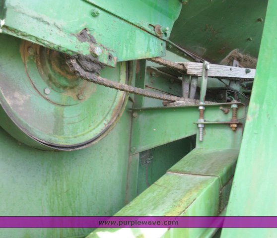 image for item 2139 John Deere 95 combine