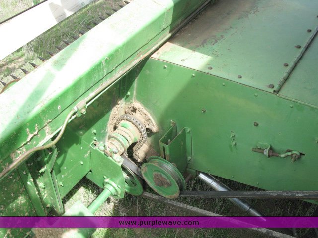 image for item 2139 John Deere 95 combine