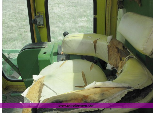 image for item 2139 John Deere 95 combine