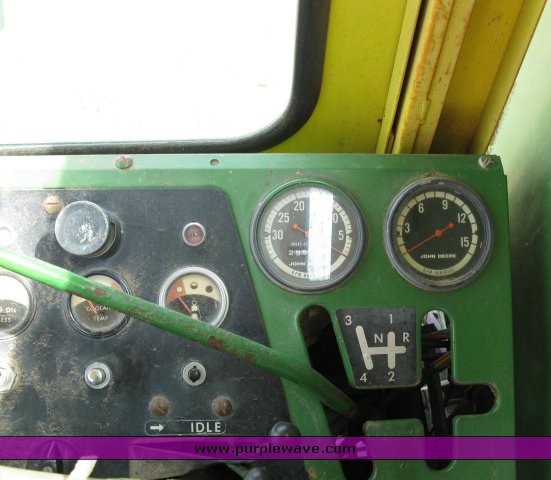 image for item 2139 John Deere 95 combine