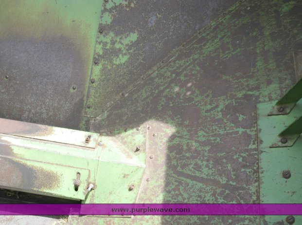 image for item 2139 John Deere 95 combine