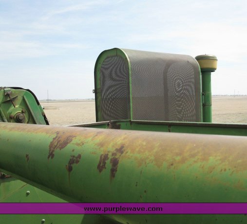 image for item 2139 John Deere 95 combine