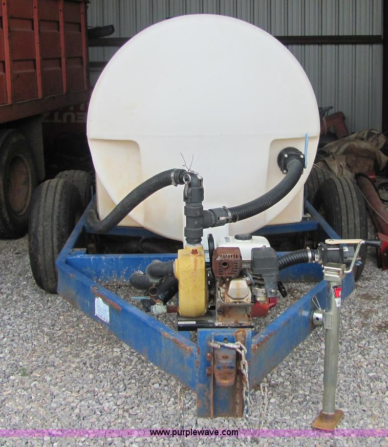 image for item 3575 1000 gallon nurse tank