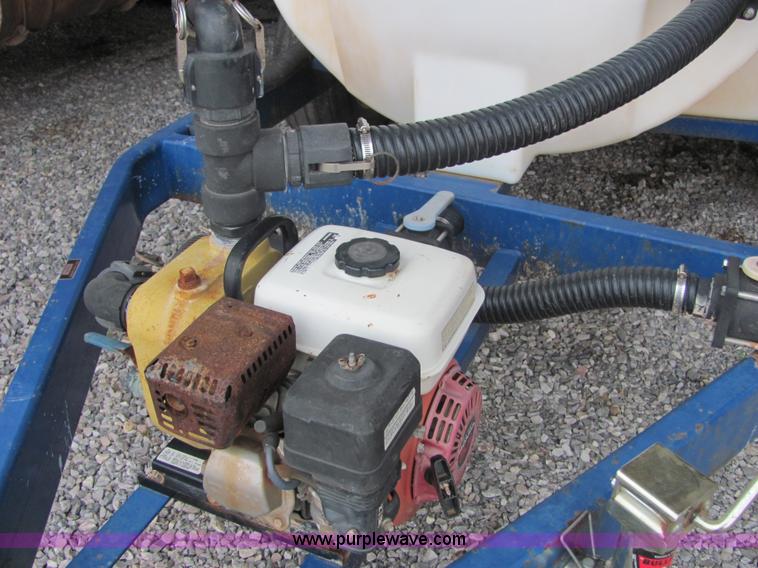 image for item 3575 1000 gallon nurse tank