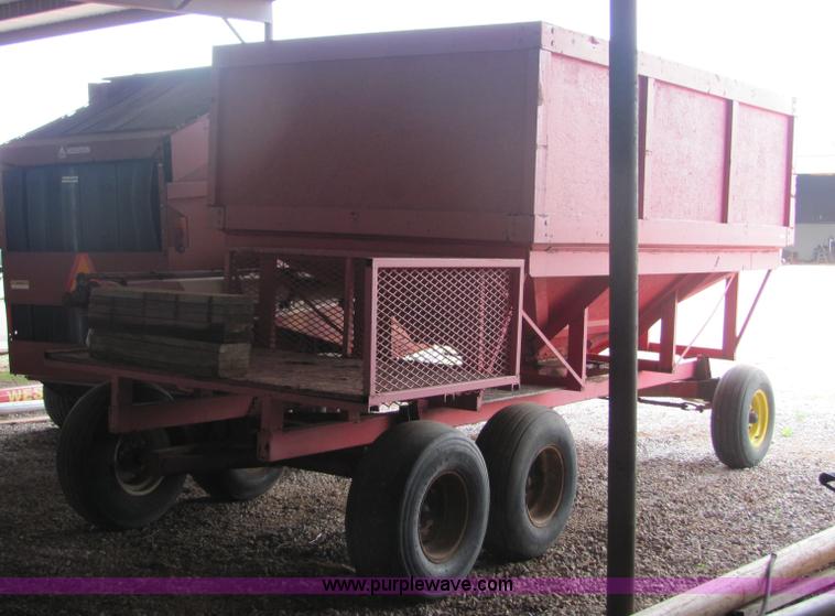 image for item 3576 Feed wagon