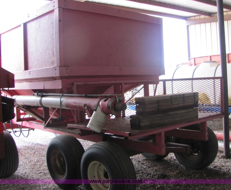 image for item 3576 Feed wagon
