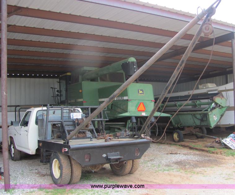 image for item 3577 1982 Ford F350XL pickup