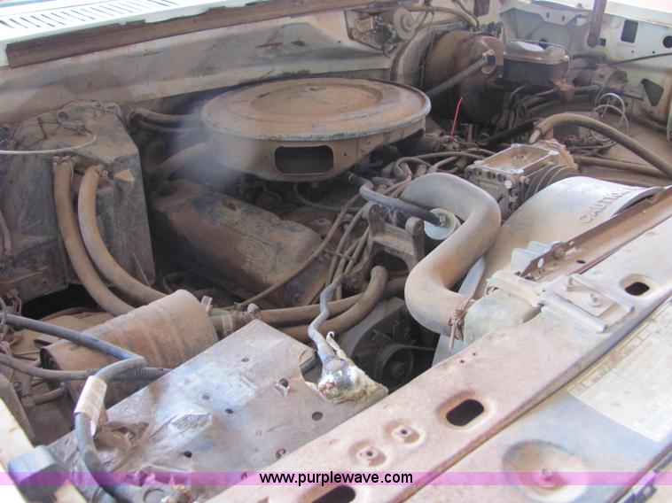 image for item 3577 1982 Ford F350XL pickup