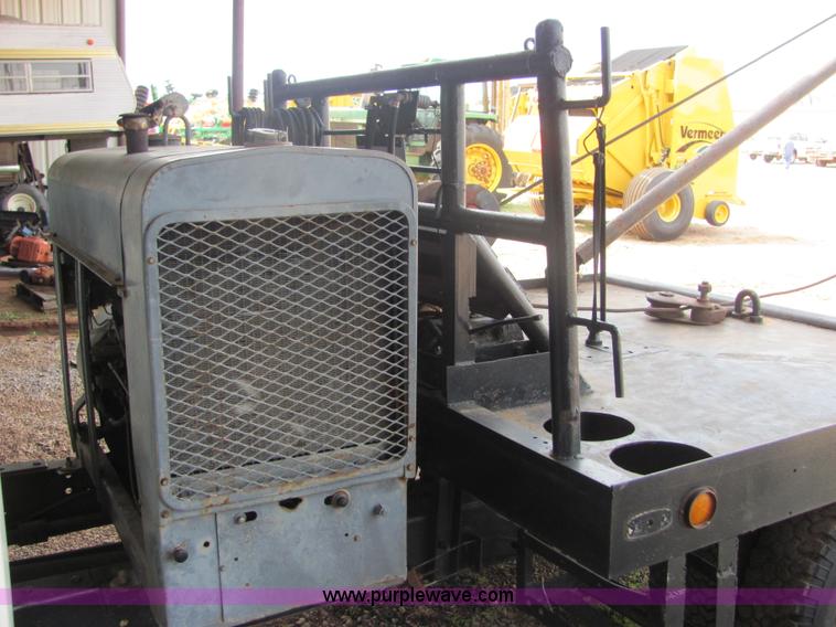 image for item 3577 1982 Ford F350XL pickup