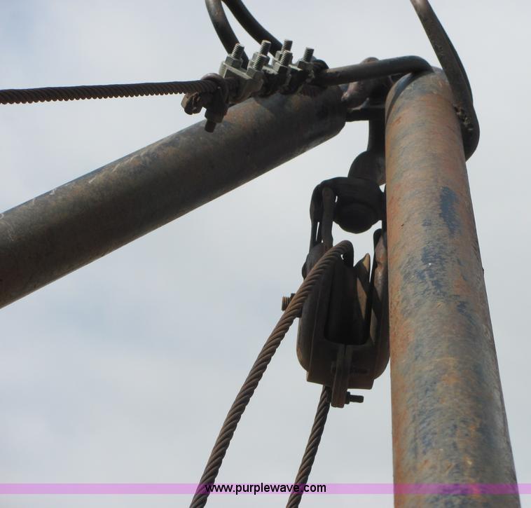 image for item 3577 1982 Ford F350XL pickup