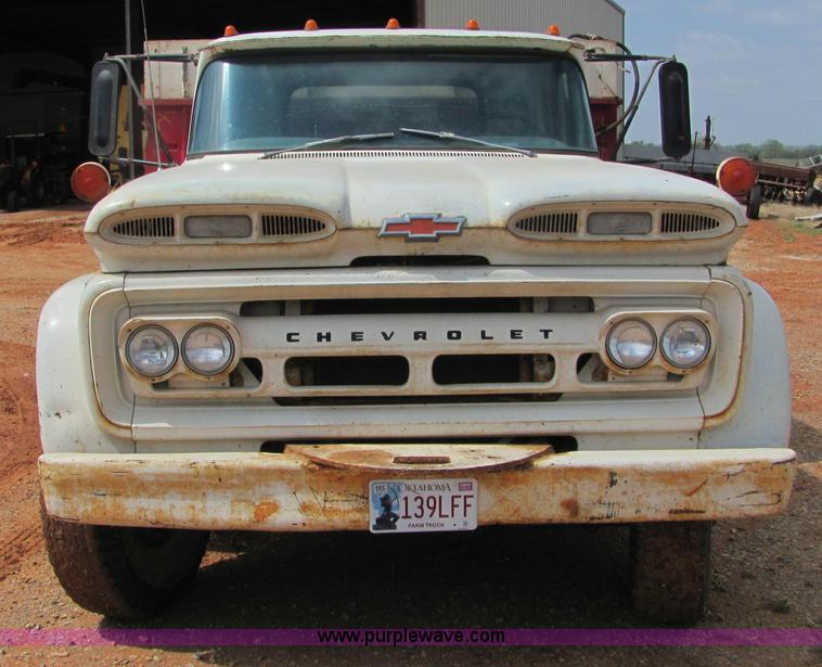 image for item 3579 1960 Chevrolet Viking 60 grain truck