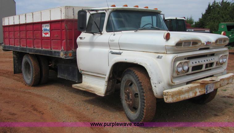 image for item 3579 1960 Chevrolet Viking 60 grain truck