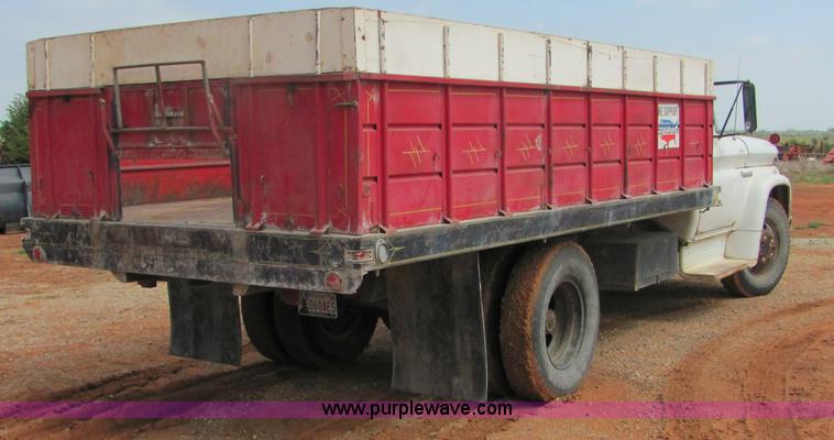image for item 3579 1960 Chevrolet Viking 60 grain truck