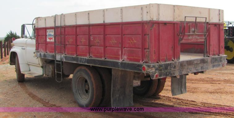 image for item 3579 1960 Chevrolet Viking 60 grain truck