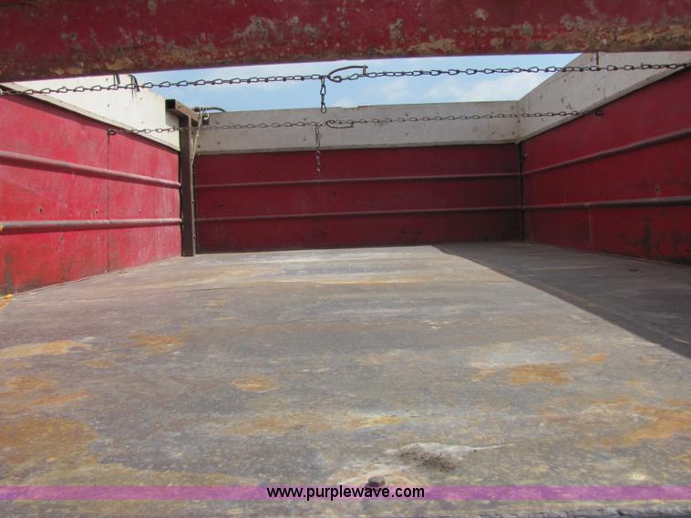 image for item 3579 1960 Chevrolet Viking 60 grain truck