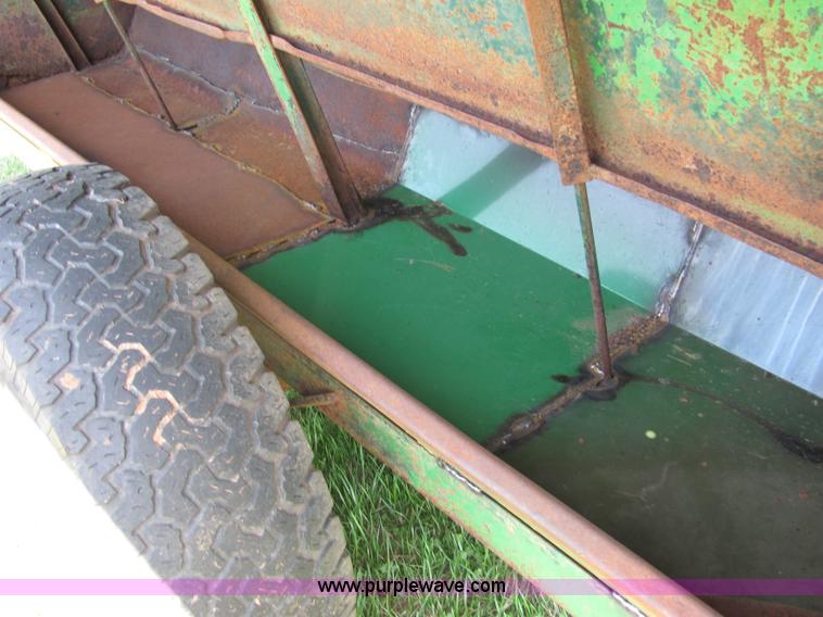 image for item 3580 Creep feeder with panels