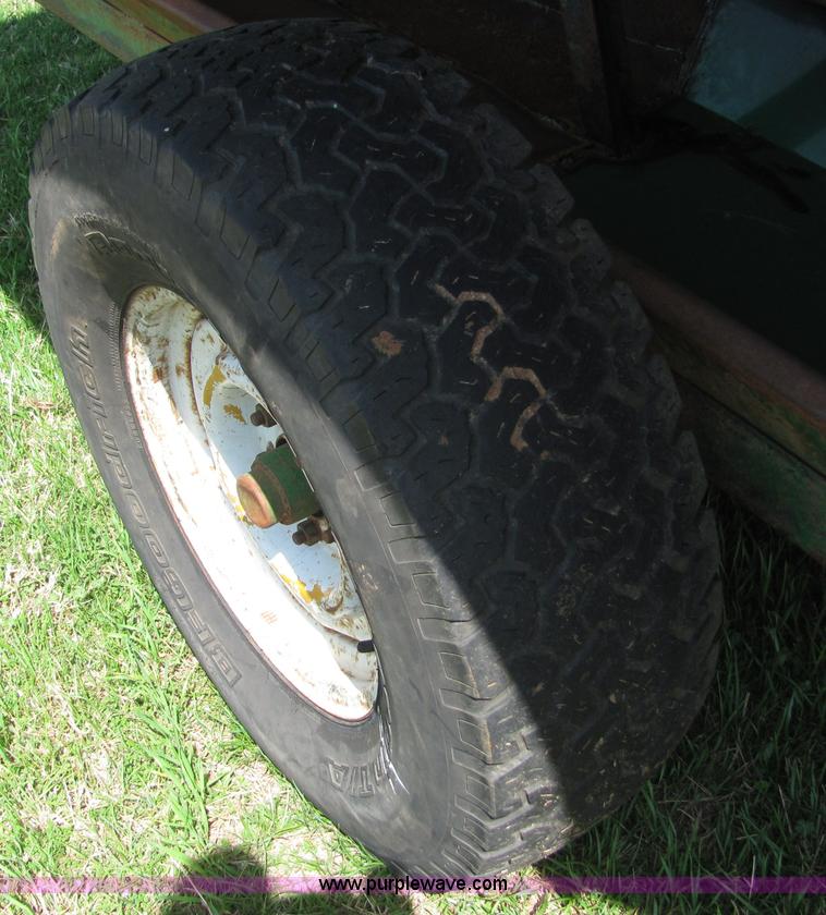 image for item 3580 Creep feeder with panels