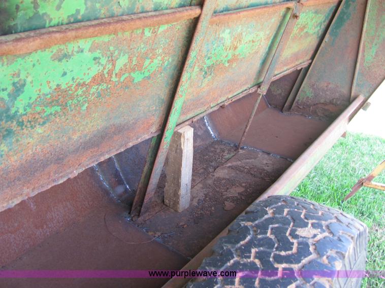 image for item 3580 Creep feeder with panels