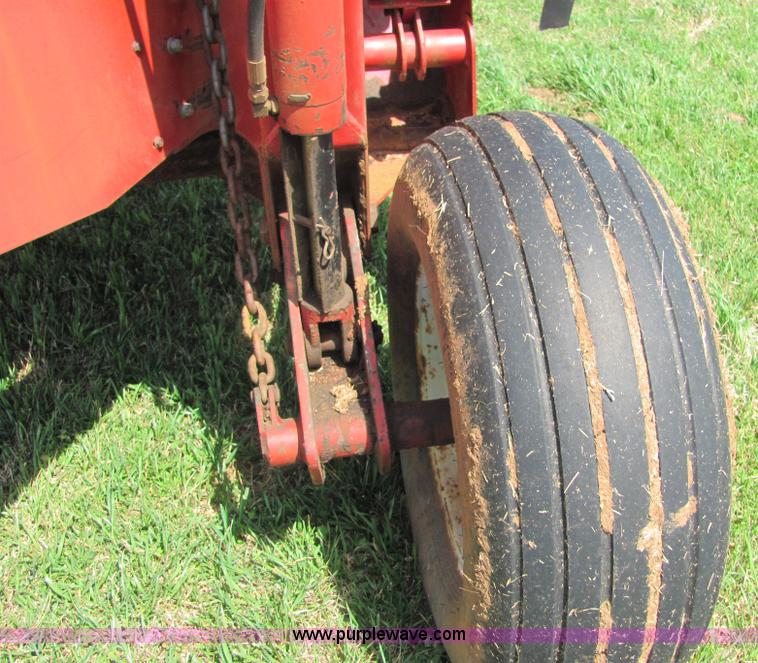 image for item 3581 1995 Case 8312T 12' swather diskbine