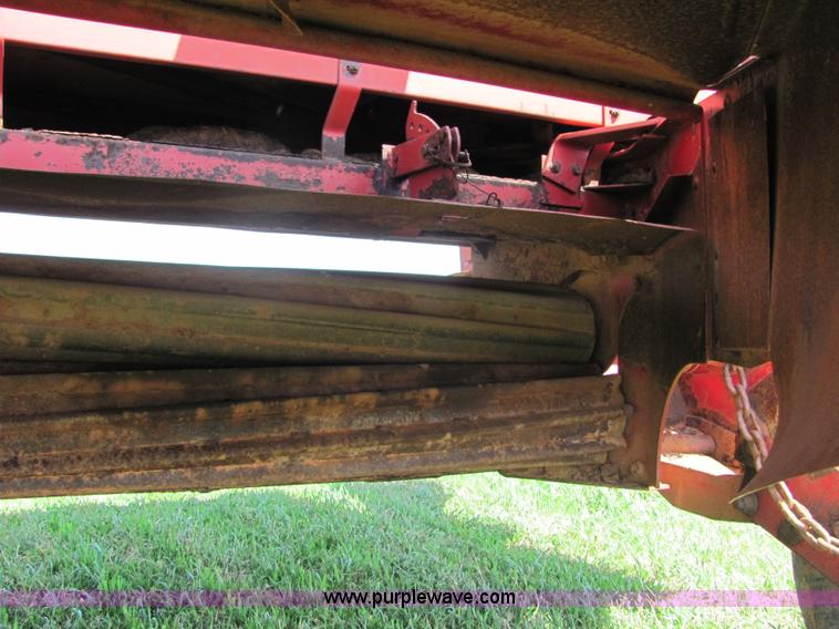 image for item 3581 1995 Case 8312T 12' swather diskbine