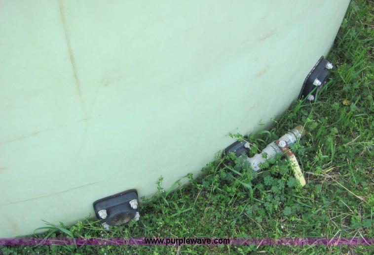 image for item 3595 Tennco Technologies 2,200 gallon tank