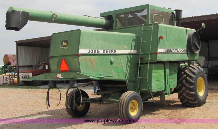 image for item 3607 John Deere Turbo 6620 combine