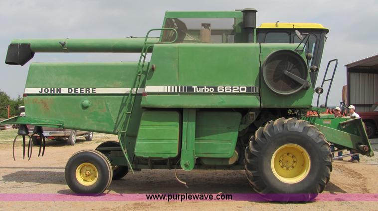 image for item 3607 John Deere Turbo 6620 combine