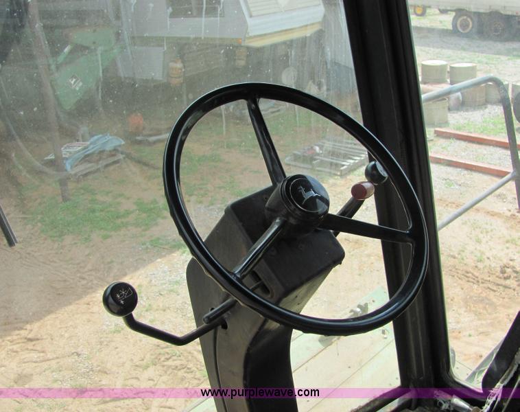 image for item 3607 John Deere Turbo 6620 combine