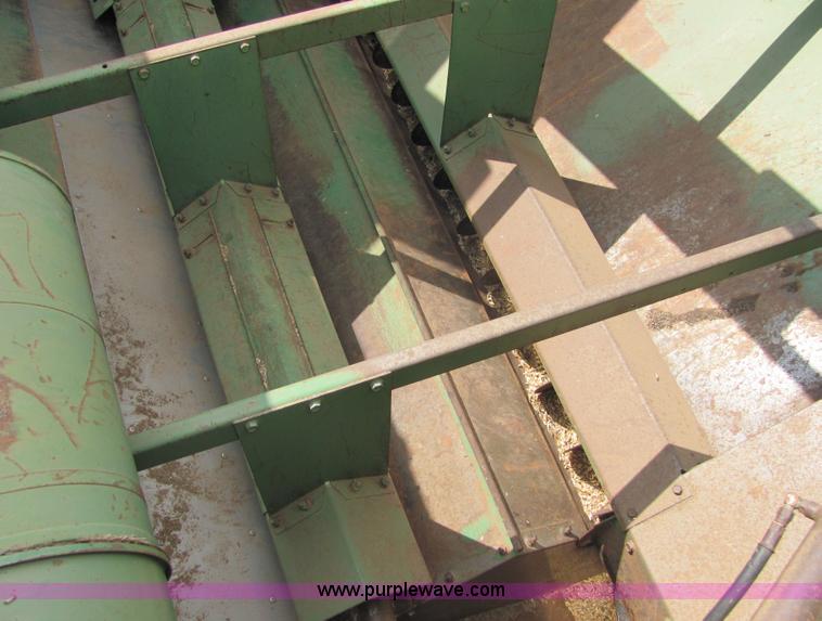 image for item 3607 John Deere Turbo 6620 combine