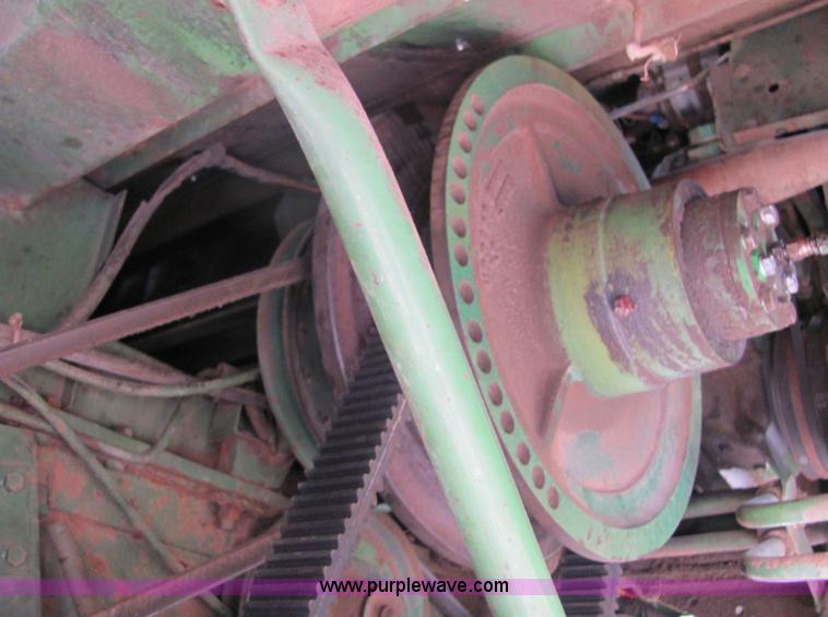 image for item 3607 John Deere Turbo 6620 combine