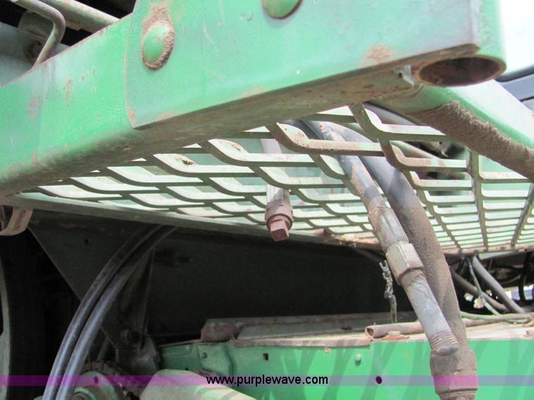 image for item 3607 John Deere Turbo 6620 combine