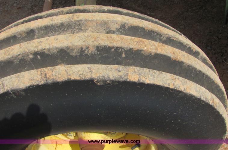 image for item 3607 John Deere Turbo 6620 combine