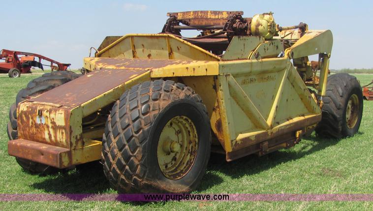 image for item 3610 John Deere 400 dirt slip