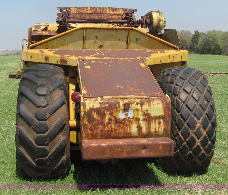 image for item 3610 John Deere 400 dirt slip