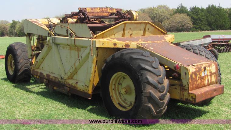 image for item 3610 John Deere 400 dirt slip