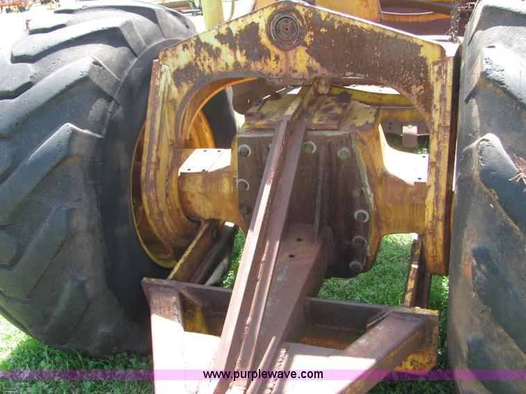 image for item 3610 John Deere 400 dirt slip