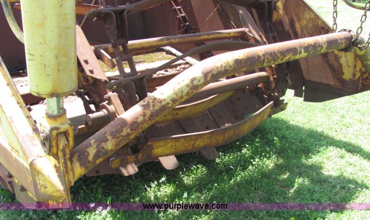image for item 3610 John Deere 400 dirt slip