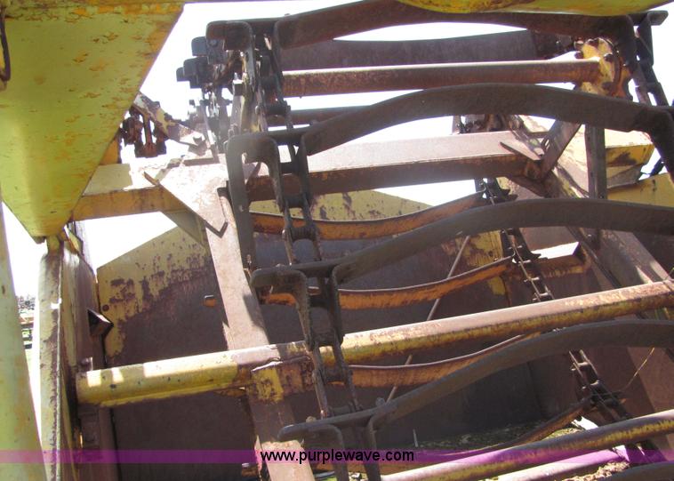 image for item 3610 John Deere 400 dirt slip