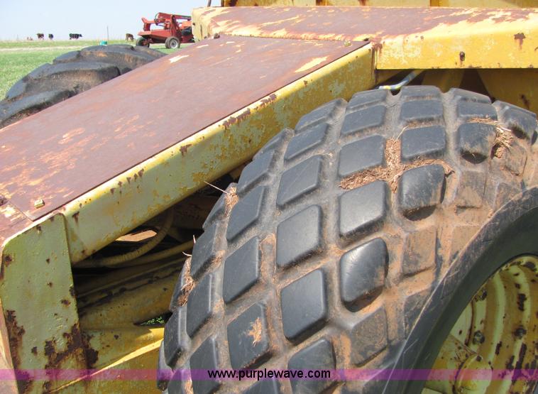 image for item 3610 John Deere 400 dirt slip