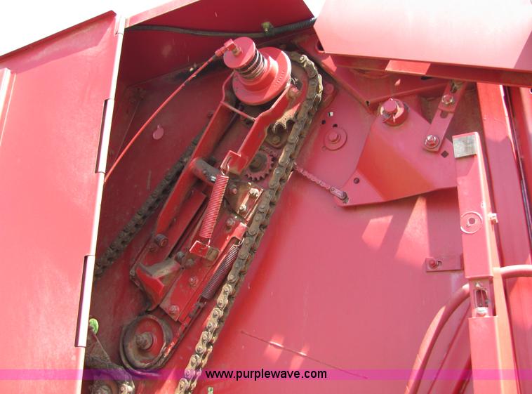 image for item 3625 New Holland 664 round baler